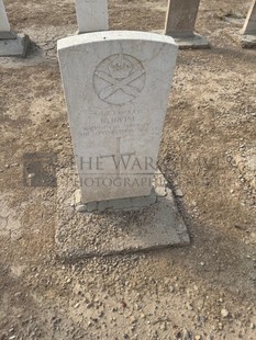 BAGHDAD (NORTH GATE) WAR CEMETERY - IRVINE, ROBERT